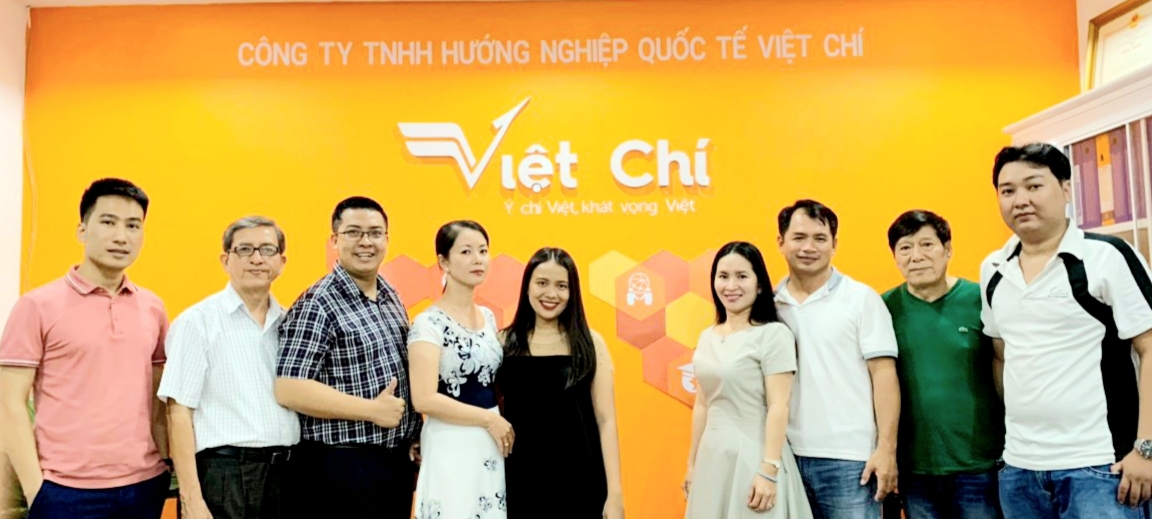 Hoạt động nội bộ của Công ty Việt Chí