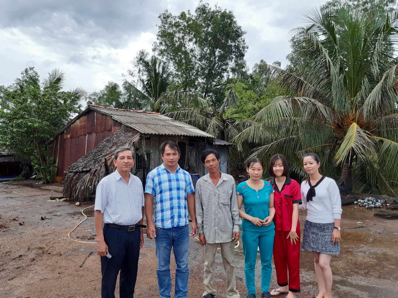 Đến thăm gia đình học viên có hoàn cảnh khó khăn tại An Biên - Kiên Giang